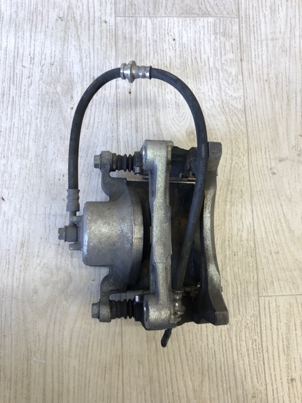 Суппорт тормозной передний правый NISSAN ALTIMA L33 12-18 L33 2.5 QR25DE Суппорт тормозной передний правый NISSAN ALTIMA L33 12-18 L33 2.5 QR25DE