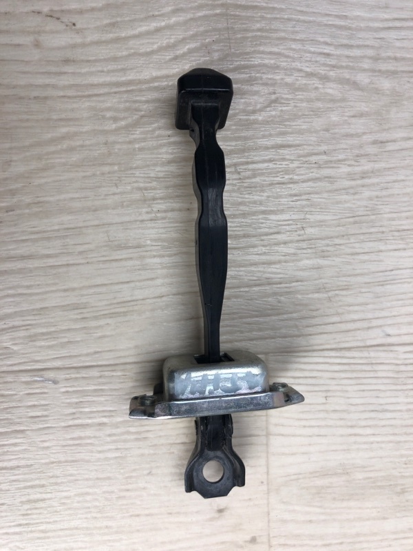 Ограничитель двери задний NISSAN ALTIMA L33 12-18 2015 L33 2.5 QR25DE 82430-3TA0A Б/У