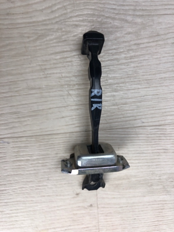 Ограничитель двери задний NISSAN ALTIMA L33 12-18 2015 L33 2.5 QR25DE 82430-3TA0A Б/У