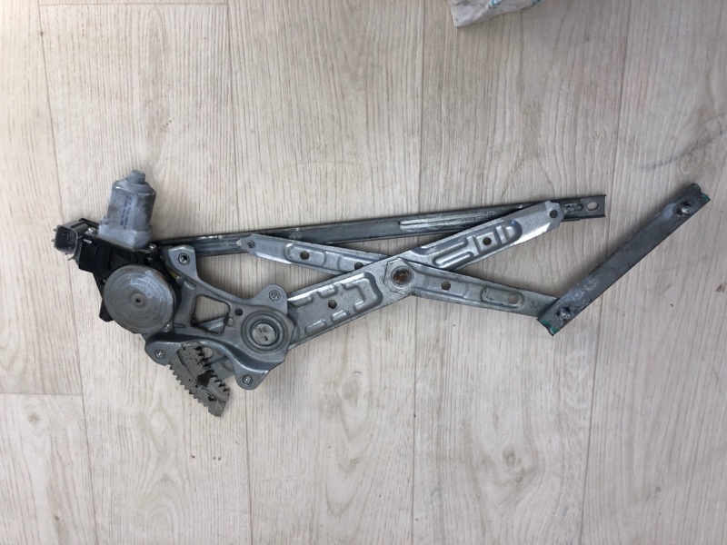 Стеклоподъемник задний правый NISSAN ALTIMA L33 12-18 L33 2.5 QR25DE