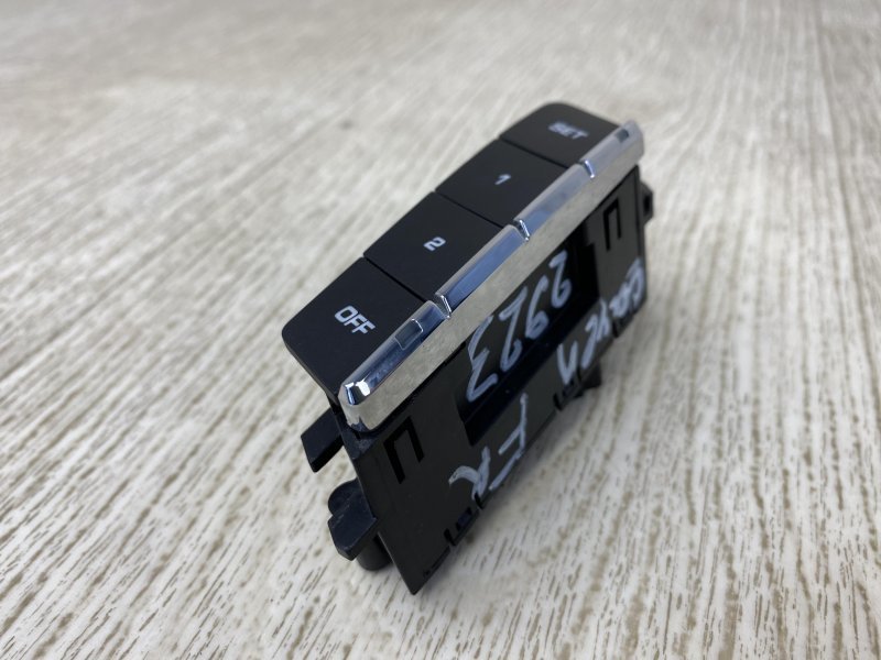 Запчасть блок кнопок памяти сидений правый PORSCHE CAYENNE 10-18 2010 958 3.0 M06.EC 958 613 104 00 Б/У Блок кнопок памяти сидений правый PORSCHE CAYENNE 10-18 2010 958 3.0 M06.EC 958 613 104 00 Б/У