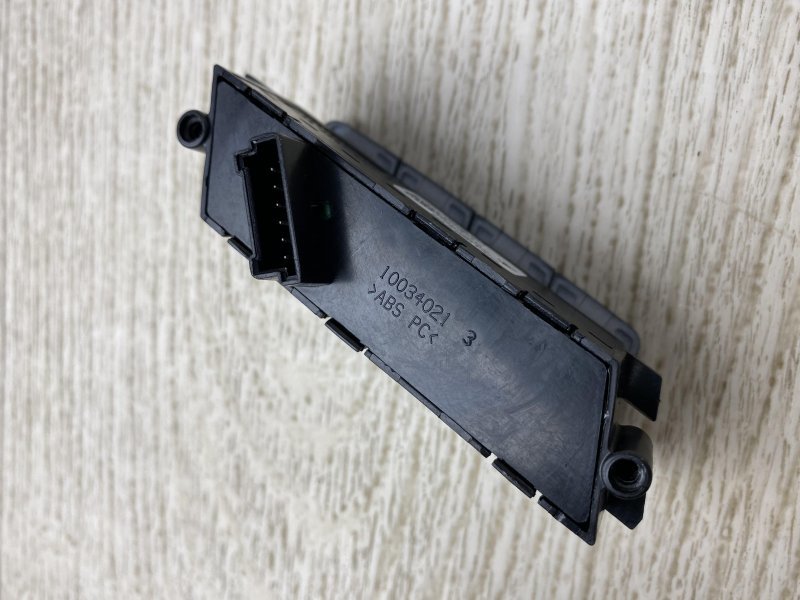 Блок кнопок памяти сидений правый CAYENNE 10-18 2010 958 3.0 M06.EC Блок кнопок памяти сидений правый CAYENNE 10-18 2010 958 3.0 M06.EC