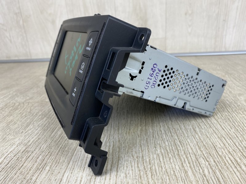 Магнитола 200 14-16 2015 UF 2.4 ED6