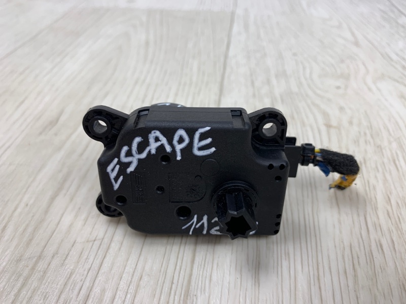 Моторчик заслонки печки ESCAPE 12-19 2018 TM2 1.5 M9MA