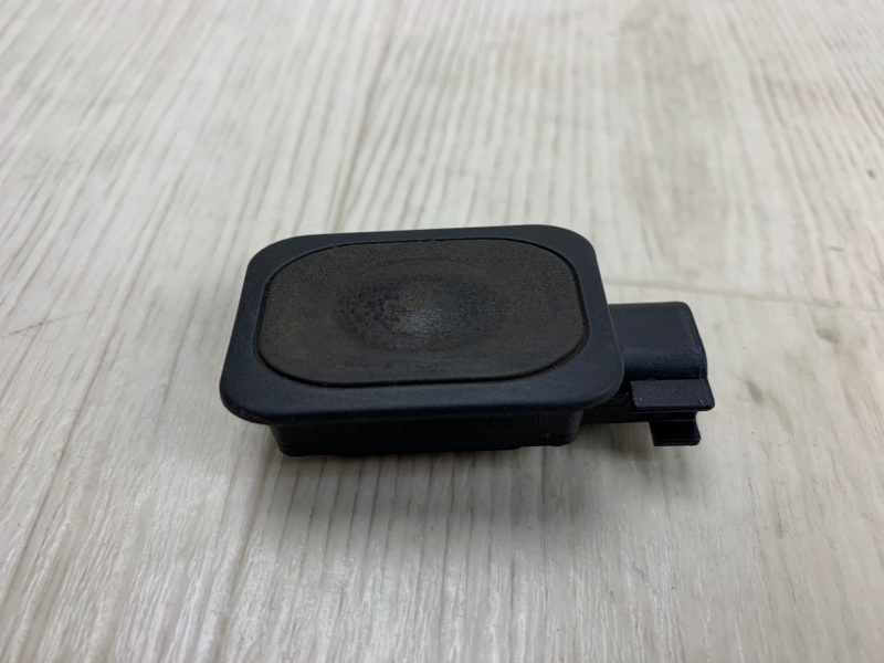 Кнопка открывания багажника наружная FORD ESCAPE 12-19 2018 TM2 1.5 M9MA DJ5Z-9C888-A Б/У