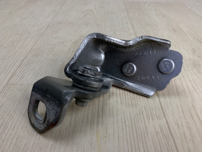 Петля двери нижняя задняя левая ESCAPE 12-19 2018 TM2 1.5 M9MA