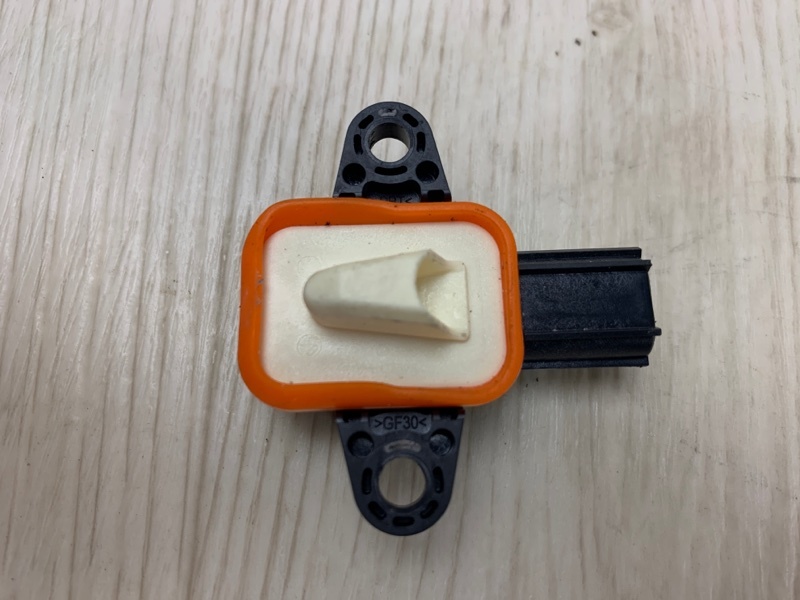 Датчик удара ESCAPE 12-19 2018 TM2 1.5 M9MA