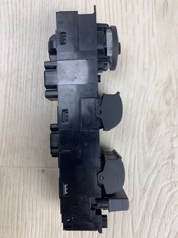 Блок управления стеклоподъемниками передний левый ESCAPE 12-19 2018 TM2 1.5 M9MA
