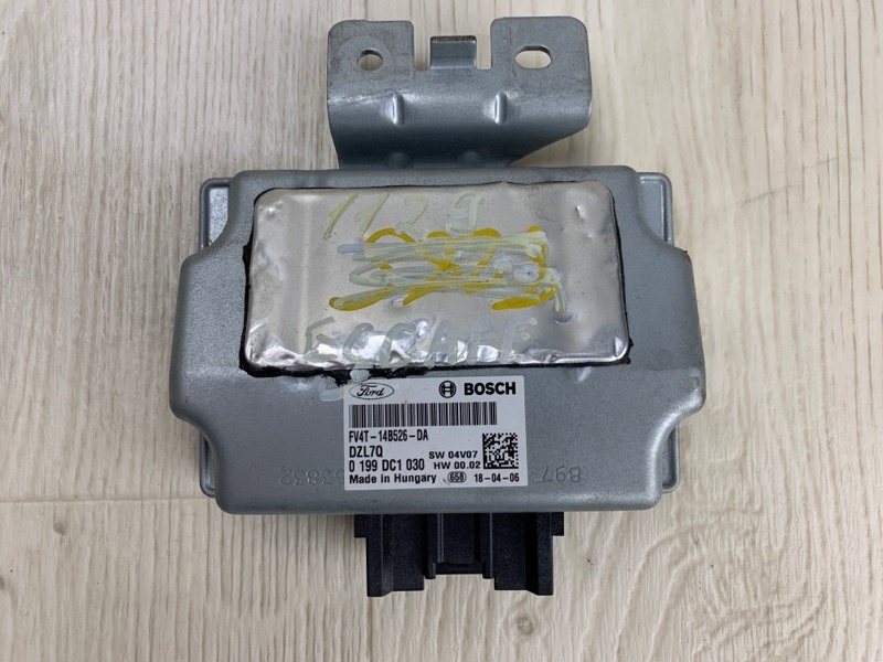 Запчасть блок электронный FORD ESCAPE 12-19 2018 TM2 1.5 M9MA FV4Z-14B526-E Б/У Блок электронный FORD ESCAPE 12-19 2018 TM2 1.5 M9MA FV4Z-14B526-E Б/У