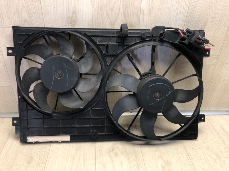 Запчасть диффузор вентилятора основного радиатора VOLKSWAGEN BEETLE 11-19 2012 5C1 CBTA 2.5L 1K0 121 207 BB 9B9 Б/У Диффузор вентилятора основного радиатора VOLKSWAGEN BEETLE 11-19 2012 5C1 CBTA 2.5L 1K0 121 207 BB 9B9 Б/У