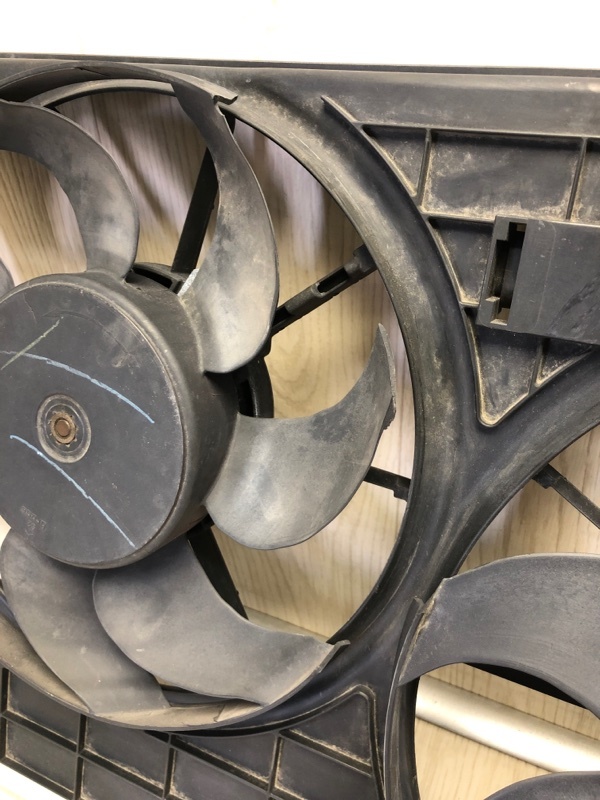 Диффузор вентилятора основного радиатора BEETLE 11-19 2012 5C1 CBTA 2.5L Диффузор вентилятора основного радиатора BEETLE 11-19 2012 5C1 CBTA 2.5L