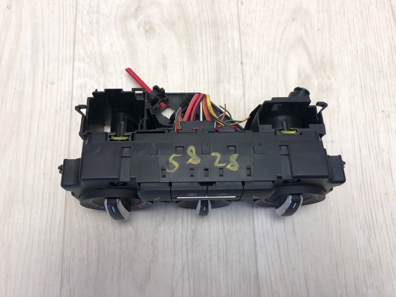 Блок управления печкой BEETLE 11-19 2012 5C1 CBTA 2.5L