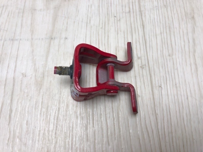 Запчасть петля крышки багажника VOLKSWAGEN BEETLE 11-19 2012 5C1 CBTA 2.5L 5C5 827 301 C Б/У Петля крышки багажника VOLKSWAGEN BEETLE 11-19 2012 5C1 CBTA 2.5L 5C5 827 301 C Б/У