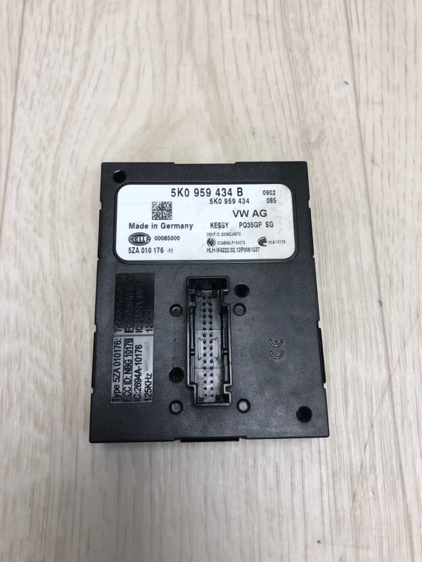 Блок электронный VOLKSWAGEN BEETLE 11-19 2012 5C1 CBTA 2.5L 5K0 959 434 E Б/У