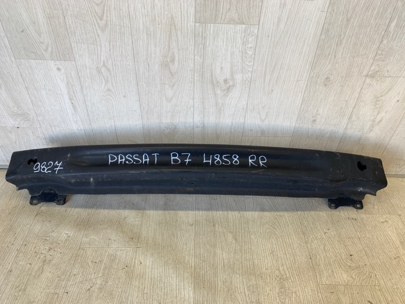 Усилитель заднего бампера VOLKSWAGEN PASSAT B7 11-15 2013 A32 CBTA 2.5L 561 807 305 Б/У