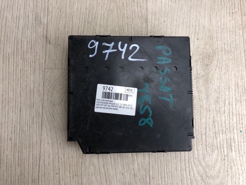 Блок комфорта VOLKSWAGEN PASSAT B7 11-15 A32 CBTA 2.5L