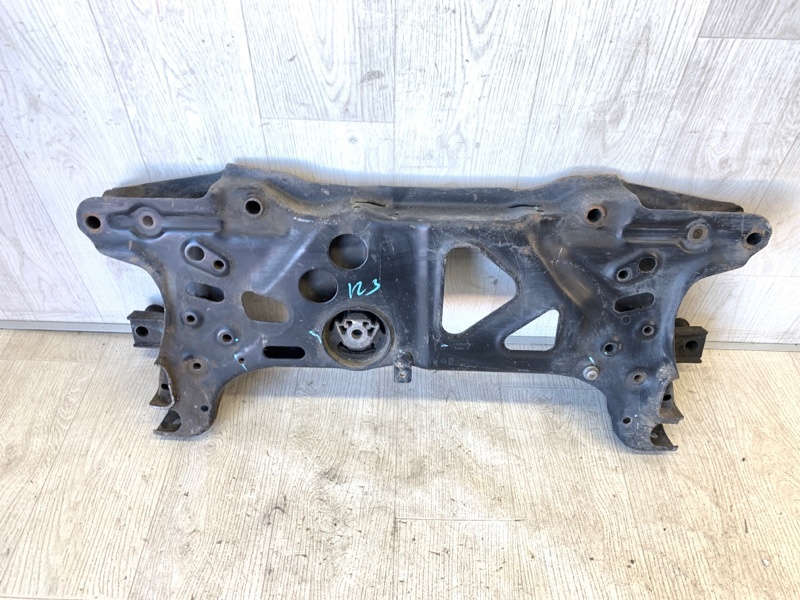 Балка передней подвески PASSAT B7 11-15 2013 A32 CBTA 2.5L