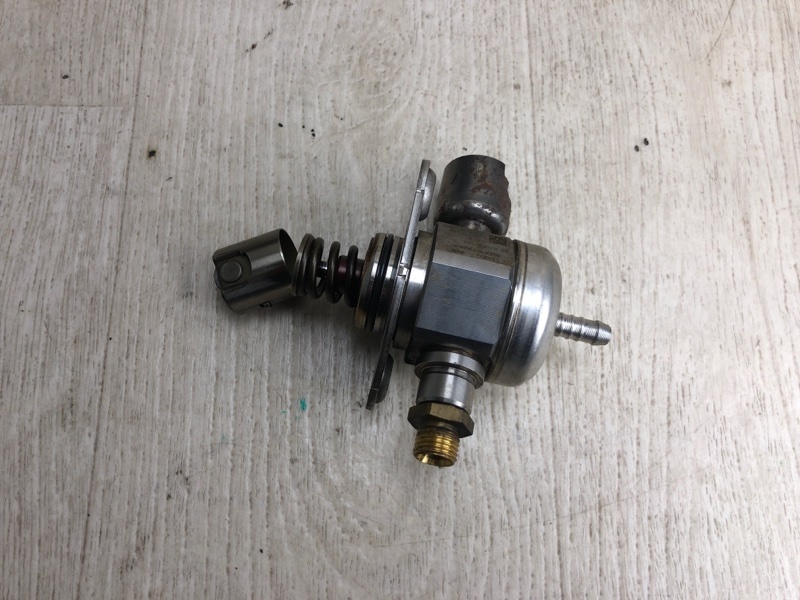 Тнвд (бензин) VOLKSWAGEN PASSAT B7 11-15 2014 A32 1.8 CPRA 06A 127 026 A Б/У