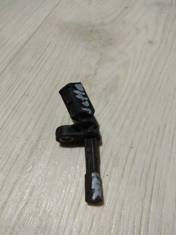 Запчасть датчик abs задний правый VOLKSWAGEN JETTA USA 10-17 2011 162 CBTA 2.5L WHT 003 858 Б/У Датчик ABS задний правый VOLKSWAGEN JETTA USA 10-17 2011 162 CBTA 2.5L WHT 003 858 Б/У