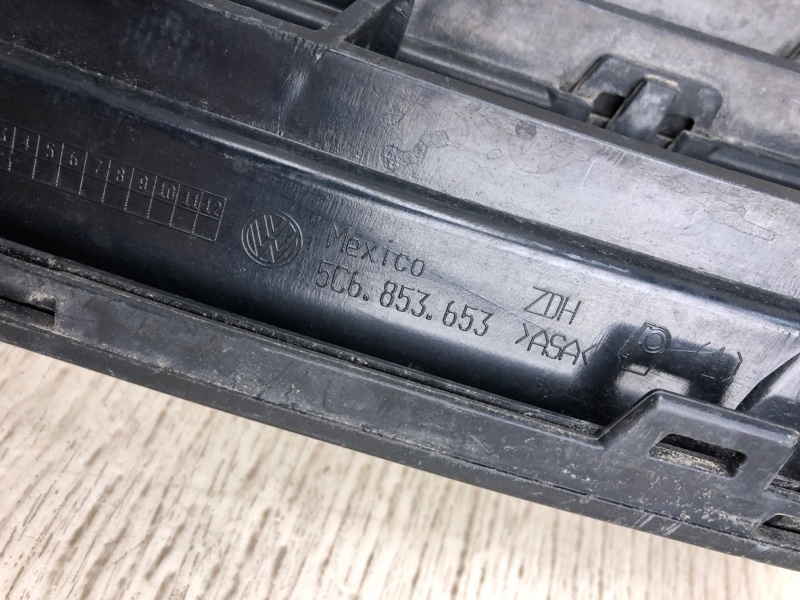 Решетка радиатора JETTA USA 10-17 2013 162 2.5 CBUA