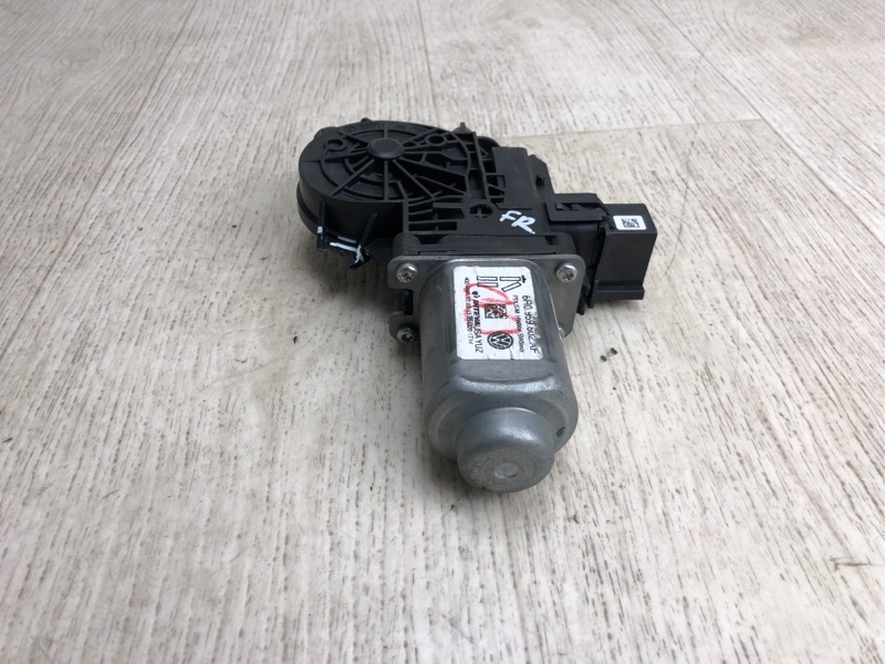 Моторчик стеклоподъемника JETTA USA 10-17 2013 162 2.5 CBUA