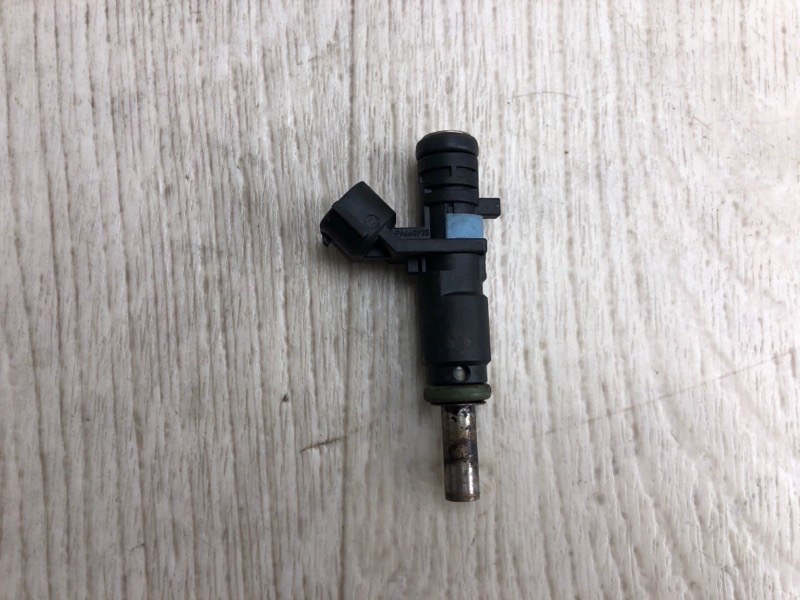 Форсунка топливная VOLKSWAGEN JETTA USA 10-17 2011 162 2.5 CBUA 07K 906 031 C Б/У