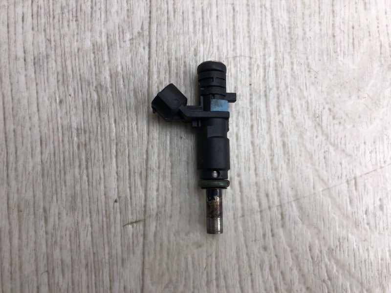 Форсунка топливная VOLKSWAGEN JETTA USA 10-17 2011 162 2.5 CBUA 07K 906 031 C Б/У