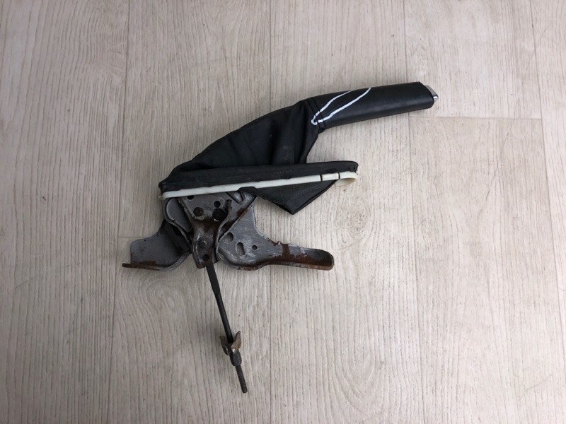 Рычаг стояночного тормоза VOLKSWAGEN JETTA USA 10-17 2011 162 2.5 CBUA 5C0 711 303 BK Б/У