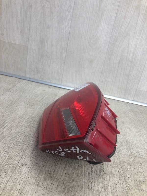Фонарь внутренний задний левый JETTA USA 10-17 2012 162 2.5 CBUA