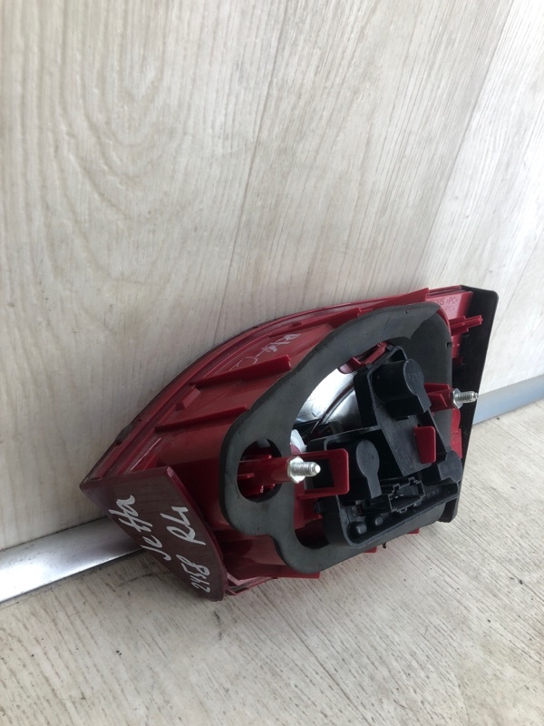 Фонарь внутренний задний левый JETTA USA 10-17 2012 162 2.5 CBUA