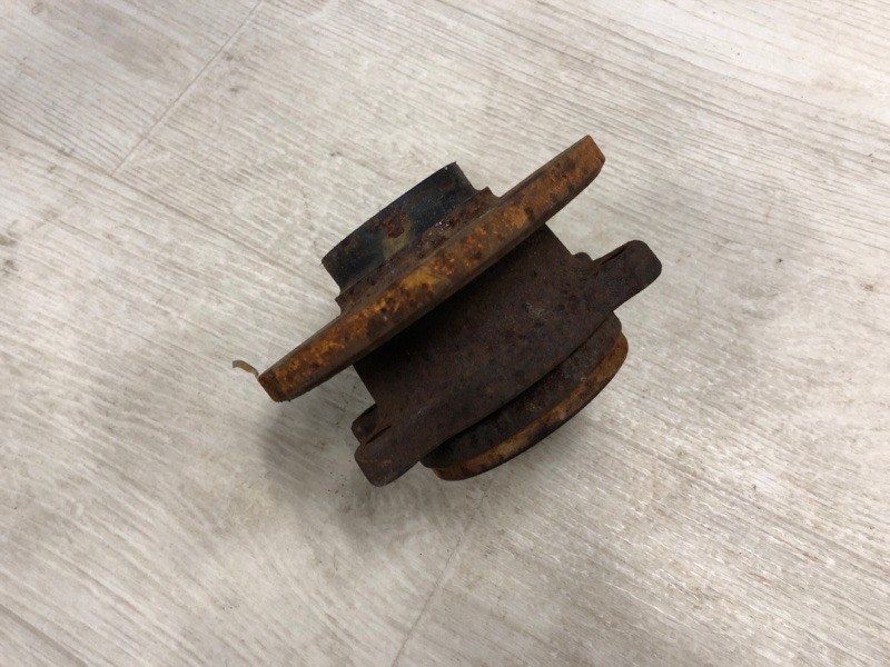 Ступица передняя JETTA USA 10-17 2012 162 2.5 CBUA