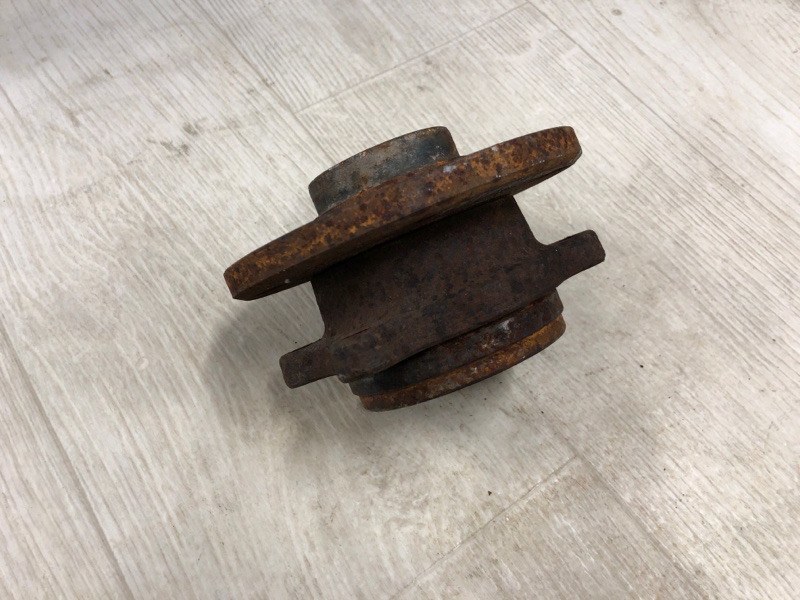 Ступица передняя JETTA USA 10-17 2012 162 2.5 CBUA Ступица передняя JETTA USA 10-17 2012 162 2.5 CBUA