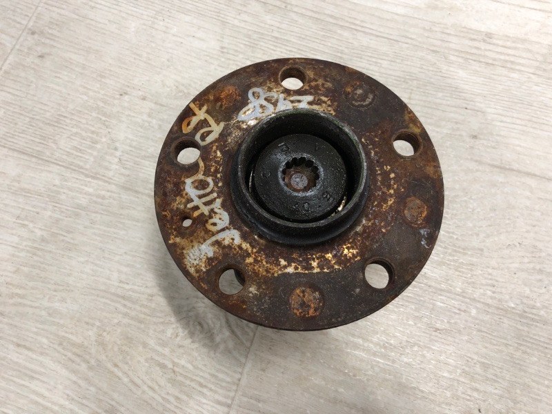 Ступица задняя VOLKSWAGEN JETTA USA 10-17 2012 162 2.5 CBUA 8V0 598 611 A Б/У