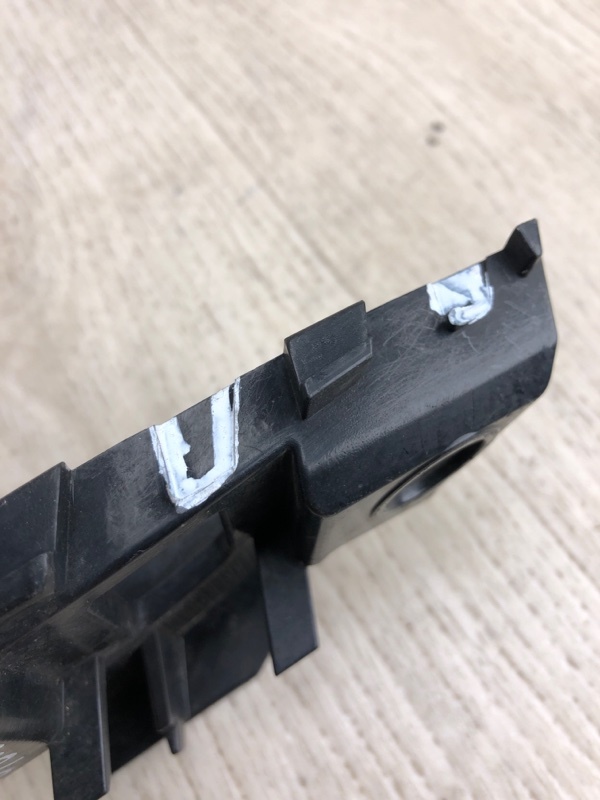 Кронштейн переднего бампера (на крыле) правый JETTA USA 10-17 2012 162 2.5 CBUA