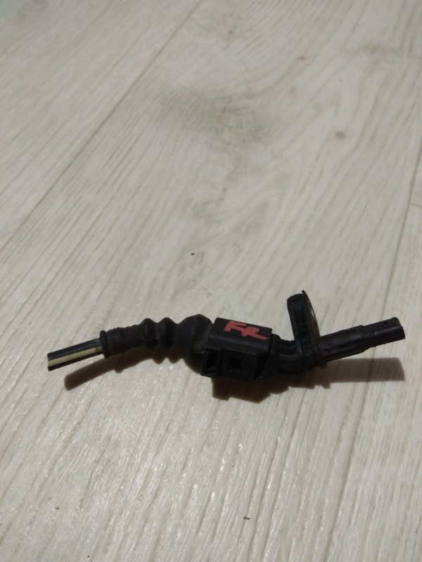 Датчик ABS передний правый VOLKSWAGEN JETTA USA 10-17 162 2.0 CPLA