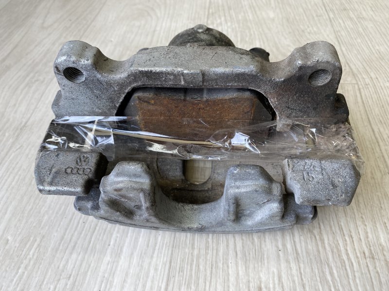 Суппорт тормозной передний левый VOLKSWAGEN JETTA USA 10-17 162 1.4 CZTA