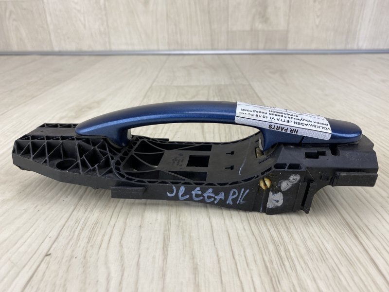 Ручка двери наружная задняя левая VOLKSWAGEN JETTA USA 10-17 162 1.4 CZTA