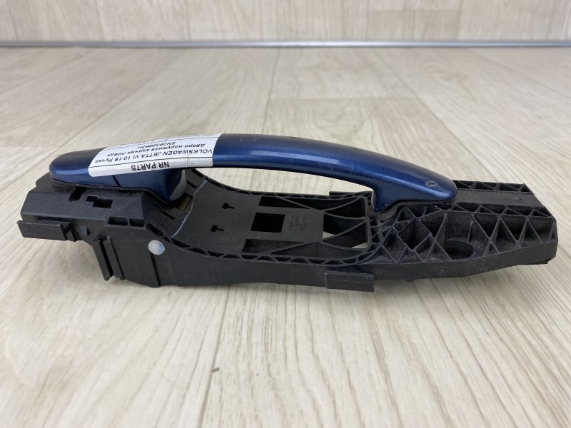 Ручка двери наружная задняя правая VOLKSWAGEN JETTA USA 10-17 162 1.4 CZTA