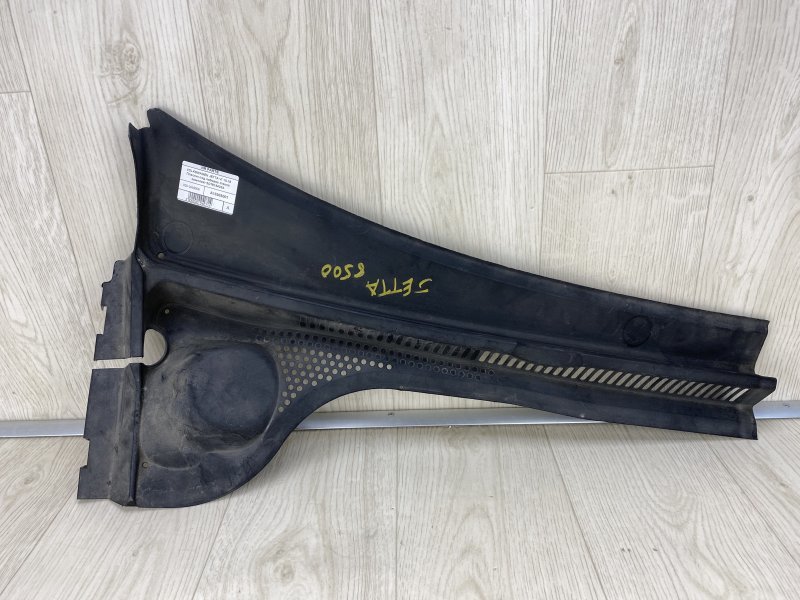 Пластик под лобовое стекло / Жабо правый VOLKSWAGEN JETTA USA 10-17 2016 162 1.4 CZTA 5C7 819 404 A Б/У