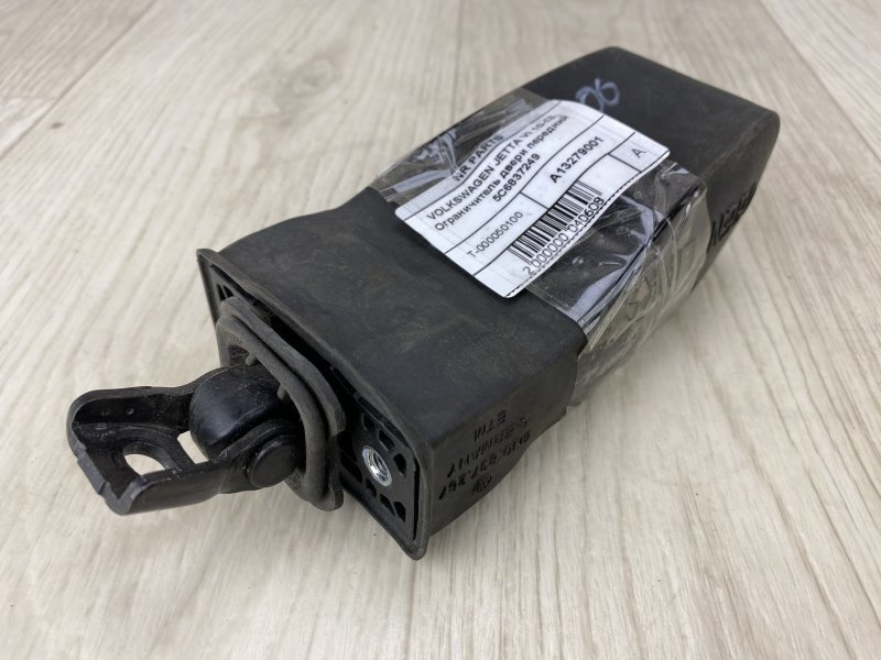 Ограничитель двери передний JETTA USA 10-17 2016 162 1.4 CZTA Ограничитель двери передний JETTA USA 10-17 2016 162 1.4 CZTA