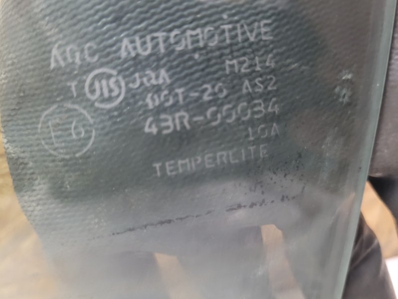 Стекло двери заднее левое SUZUKI SX4 06-13 Седан J20A