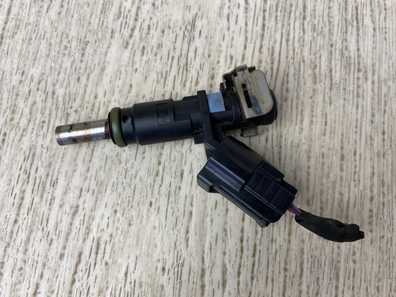 Форсунка топливная VOLKSWAGEN BEETLE 11-19 2012 5C1 2.5 CBUA 07K 906 031 C Б/У