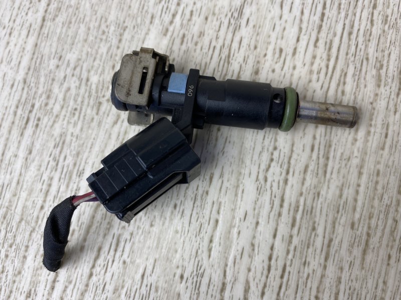 Форсунка топливная BEETLE 11-19 2012 5C1 2.5 CBUA