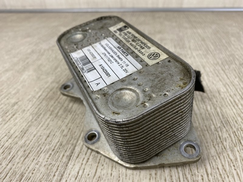 Теплообменник двигателя VOLKSWAGEN BEETLE 11-19 5C1 2.5 CBUA