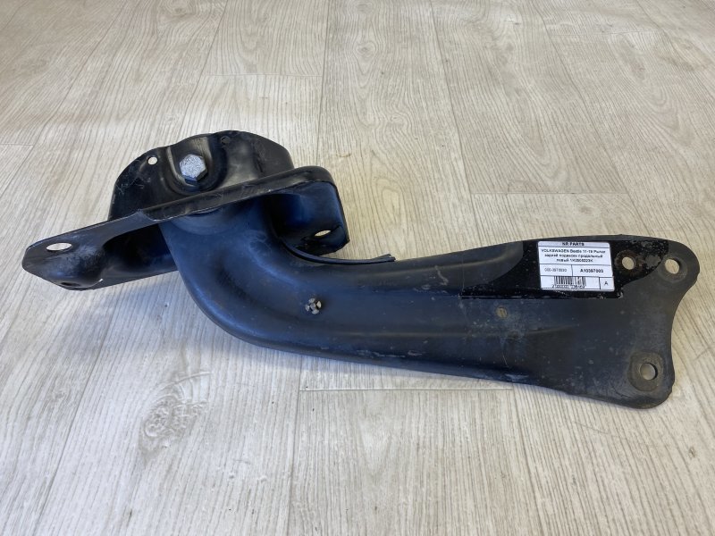 Рычаг задней подвески продольный левый VOLKSWAGEN BEETLE 11-19 2012 5C1 2.5 CBUA 1K0 505 223 K Б/У