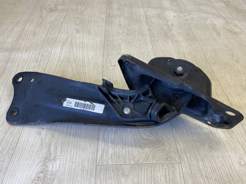 Рычаг задней подвески продольный левый BEETLE 11-19 2012 5C1 2.5 CBUA