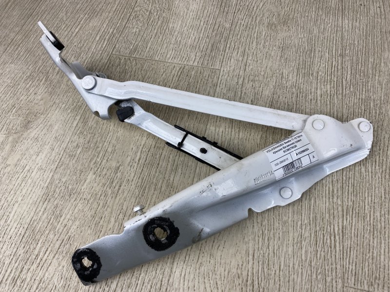 Петля крышки багажника левая VOLKSWAGEN BEETLE 11-19 2012 5C1 2.5 CBUA 5C3 827 301 A Б/У