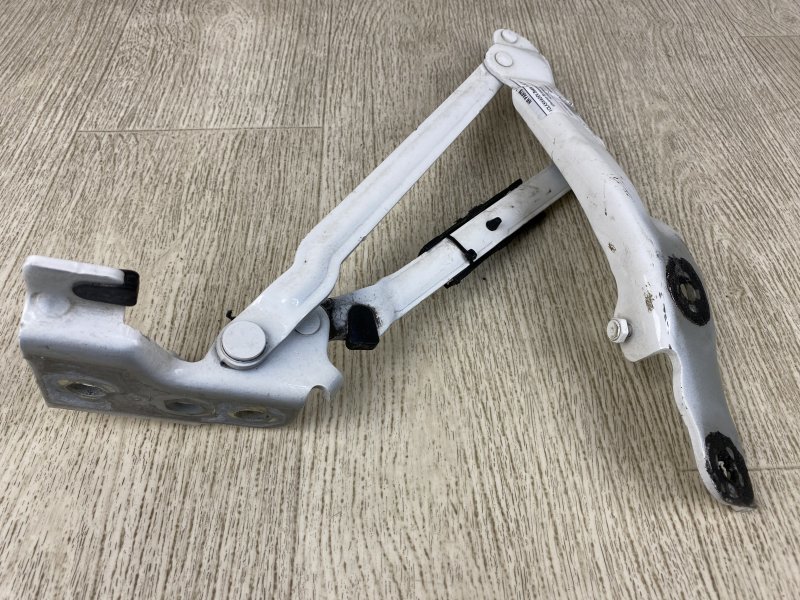 Петля крышки багажника левая BEETLE 11-19 2012 5C1 2.5 CBUA