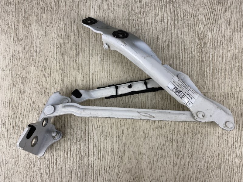 Петля крышки багажника правая VOLKSWAGEN BEETLE 11-19 2012 5C1 2.5 CBUA 5C3 827 302 A Б/У