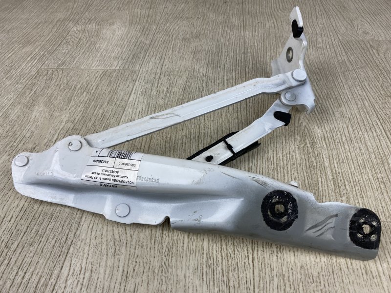 Петля крышки багажника правая VOLKSWAGEN BEETLE 11-19 5C1 2.5 CBUA